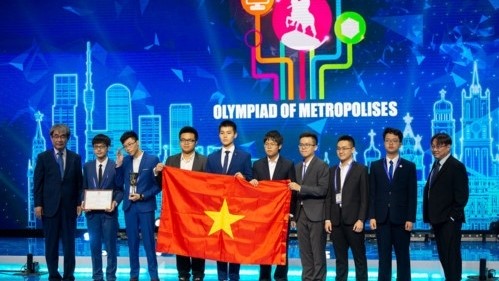 Les étudiants vietnamiens remportent trois médailles d’or, trois d’argent et deux de bronze. Photo : VNA