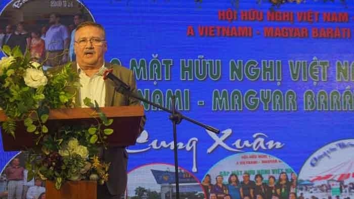 L'ambassadeur de Hongrie au Vietnam, Ory Csaba, prend la parole lors de l'événement. Photo : TD.