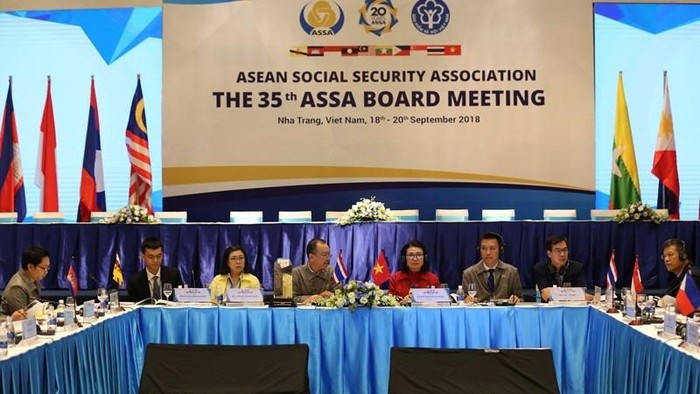 Une séance de travail de la 35e réunion du Conseil de l'Association de sécurité sociale de l'ASEAN à Nha Trang, province vietnamienne de Khanh Hòa. Photo : tapchitaichinh.vn.