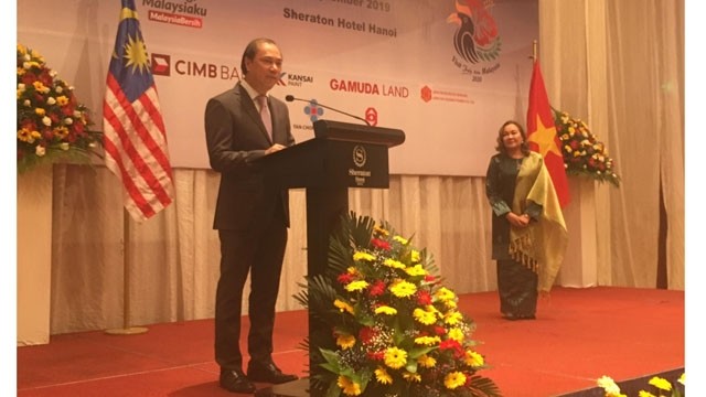 Le vice-ministre vietnamien des Affaires étrangères Nguyên Quôc Dung prend la parole lors de la célébration de la 62e Fête nationale de la Malaisie. Photo : baoquocte.vn.