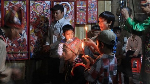 Le rite «câp sac» et le chant «pao dung» des Dao sont reconnus en tant que patrimoine culturel immatériel national. Photo: VNA.