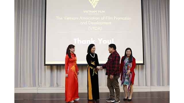 La présidente de l’Association de promotion et de développement du cinéma du Vietnam Ngô Phuong Lan lors de l'événement. Photo: Journal Tô Quôc