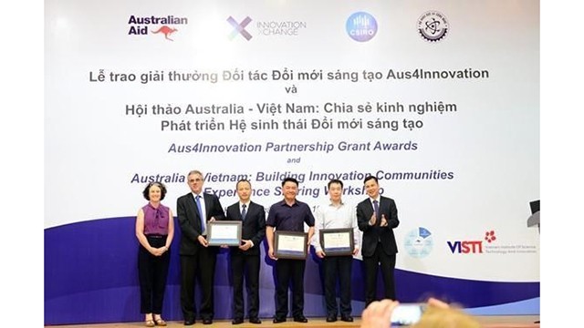 Les lauréats du premier round du Programme de subventions pour le partenariat dans l’innovation. Photo : qdnd.vn