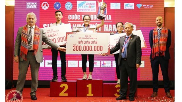 Cérémonie de remise des Prix de Vietnam Memory Championships 2019, le 20 octobre à Hô Chi Minh-Ville. Photo : lyluc.vn.