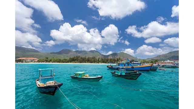 L'île de Côn Dao est classée dans une liste mondiale des meilleurs endroits où les visiteurs peuvent profiter de l’eau bleue. Photo : Journal Quôc Tê.