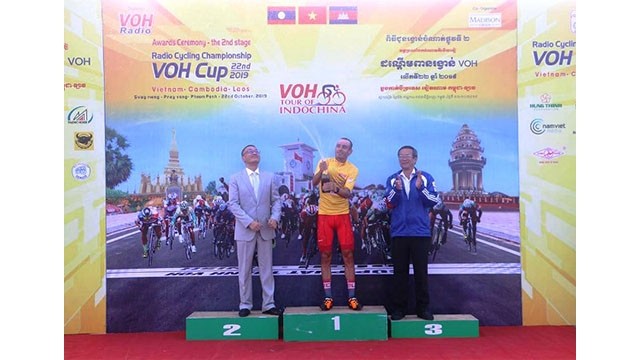 Le maillot jaune est revenue au coureur Javier Perez de l’Association Vietnam - États-Unis. Photo : NDEL.
