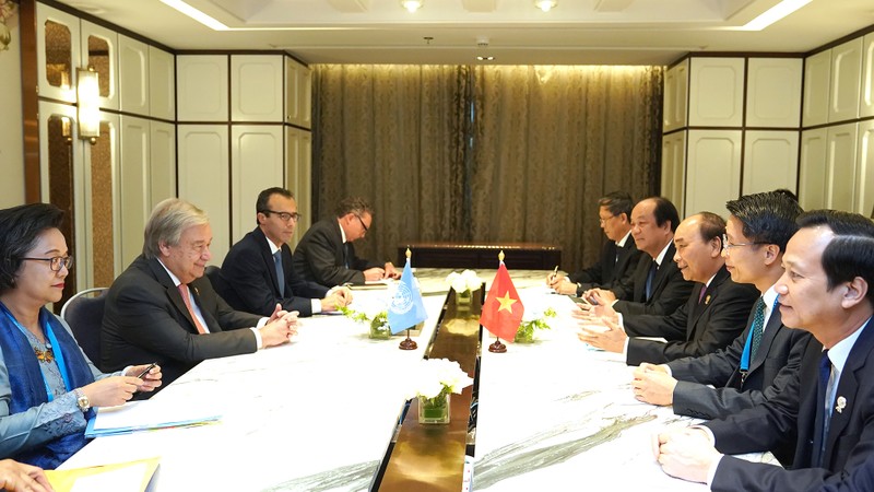 Rencontre entre le PM Nguyên Xuân Phuc et le Secrétaire général de l’ONU, Antonio Guterres, le 2 novembre, à Bangkok, en Thaïlande. Photo : VGP.