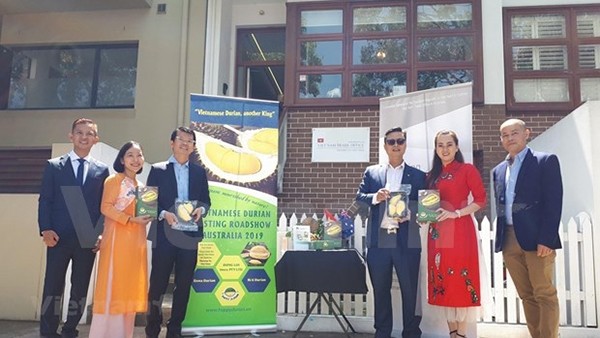 Lancement de la tournée de dégustation de durian vietnamien en Australie. Photo : VNA.