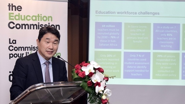 Ju-Ho Lee, commissaire chargé de l’éducation, prend la parole. Photo : MInh Duy/NDEL.