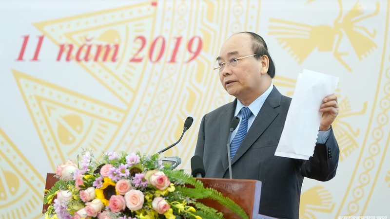 Le PM Nguyên Xuân Phuc à la conférence le 18 novembre à Hanoï. Photo: VGP.