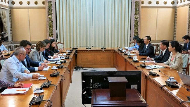 Le vice-président du Comité populaire de Hô Chi Minh-Ville, Trân Vinh Tuyên, a reçu la délégation de la Chambre économique fédérale d'Autriche. Photo : HCM.