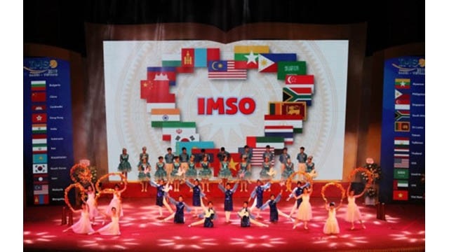 Cérémonie d'ouverture de l’Olympiade Internationale de Mathématiques à Hanoi. Photo : https://giaoducthoidai.vn