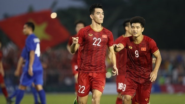 Nguyên Tiên Linh (n°22) célèbre son but le 5 décembre lors du match contre la Thaïlande. Photo : VNA.
