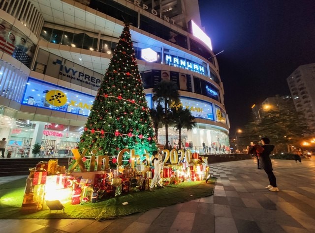 Le Noël au Vietnam est un immense événement, à côté d’autres principaux festivals annuels religieux comme le Nouvel An lunaire, la Fête de la Mi-automne, la naissance de Bouddha, etc. Photo : Minh Duy/NDEL.