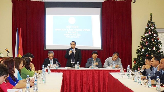 Nguyên Duy Nhiên, président de l’Association des Vietnamiens en R. tchèque, prend la parole. Photo : VNA