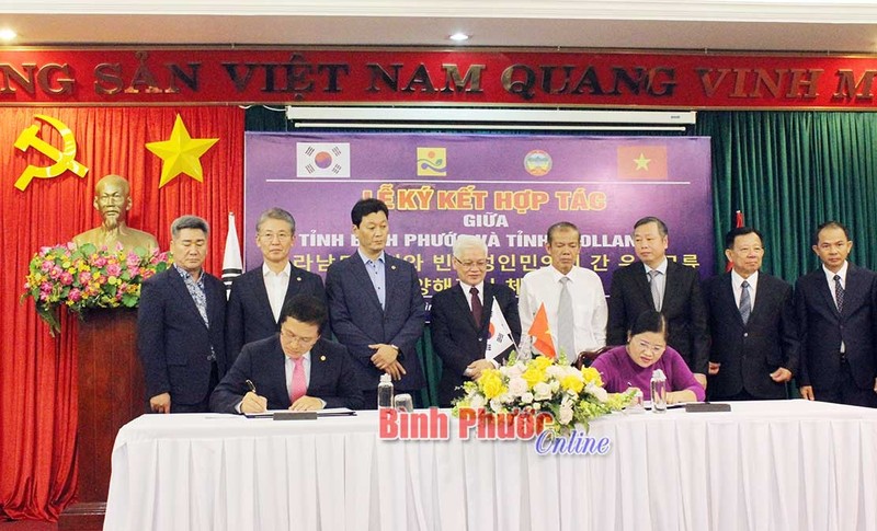 Signature de mémorandums de coopération entre Binh Phuoc et Jeollanam. Photo : Baobinhphuoc.