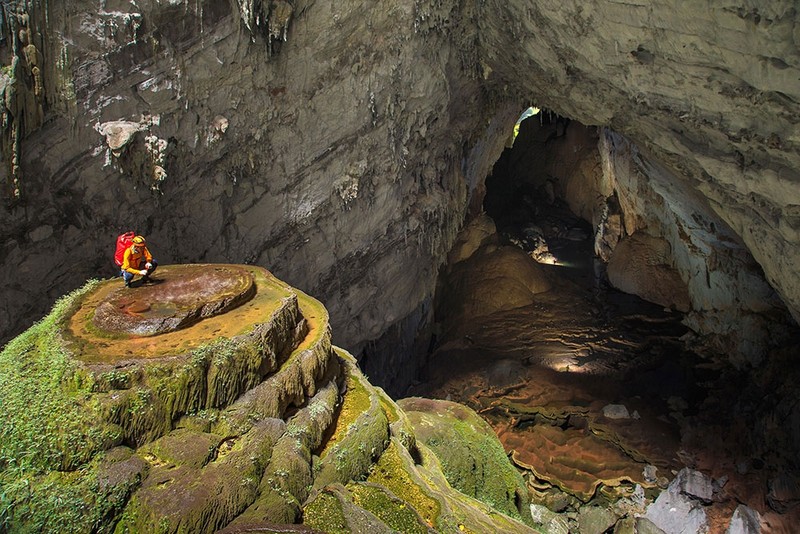 Point de check-in connu à l’intérieur de la grotte Son Doong. Photo : Ryan Deboodt.