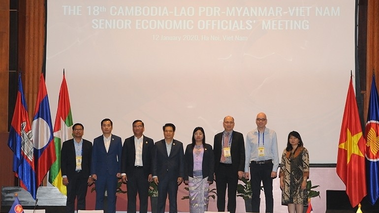 Les délégués de la 18e Conférence des hauts responsables de l'économie du Cambodge, du Laos, du Myanmar et du Vietnam. Photo : NDEL.