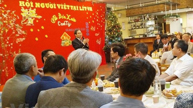 L'ambassadeur vietnamien en Pologne et en Lituanie, Vu Dang Dung, prend la parole. Photo : VNA