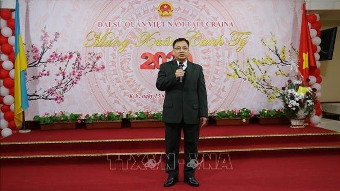L’ambassadeur vietnamien en Ukraine Nguyên Anh Tuân prend la parole. Photo: VNA