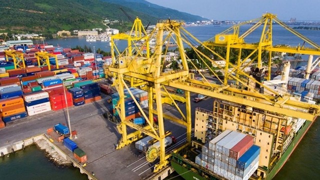 Le Vietnam enregistre un déficit commercial de 410 millions de dollars