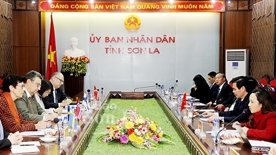 Séance de travail entre les autorités de Son La et les ambassadeurs des pays nordiques au Vietnam. Photo: baosonla.