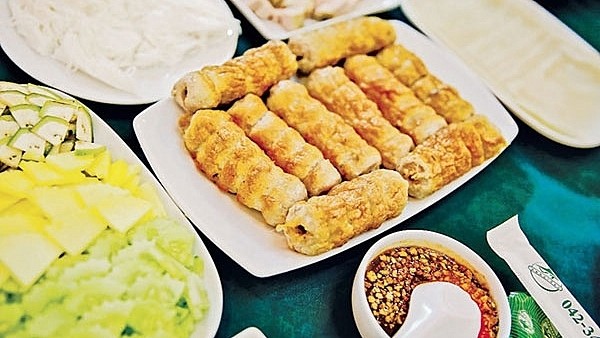 « Nem nuong », une spécialité vietnamienne appréciée en Thaïlande. Photo : Tapchiquehuong
