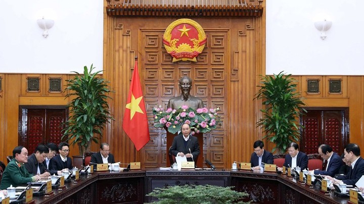 Une réunion du Gouvernement vietnamien sur l’épidémie du Covid-19. Photo : VNA.