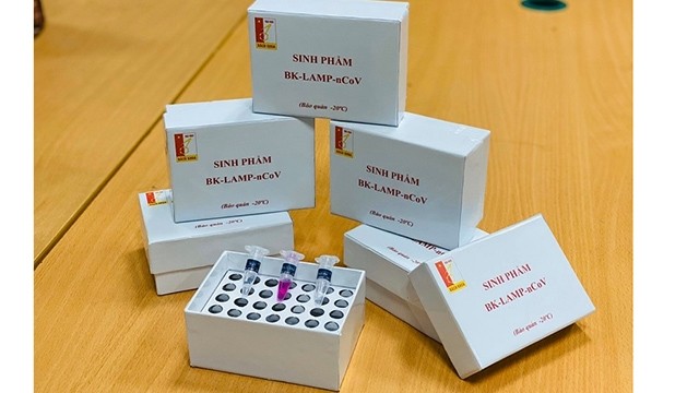 Des kits de dépistage du coronavirus fabriqués par le Vietnam. Photo : NDEL.