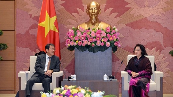 La Présidente de l’Assemblée nationale du Vietnam, Nguyên Thi Kim Ngân et l’ambassadeur du Japon au Vietnam, Umeda Kunio, le 19 mars à Hanoi. Photo : VNA.