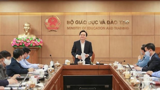 Le ministre Phùng Xuân Nha s’exprime lors de la réunion du comité de pilotage de la prévention et de la lutte contre le COVID-19 du ministère de l’Éducation et de la Formation, le 23 mars à Hanoi. Photo : moet.gov.vn