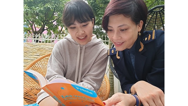 Châu Giang et sa mère. Photo : giaoducthoidai.vn