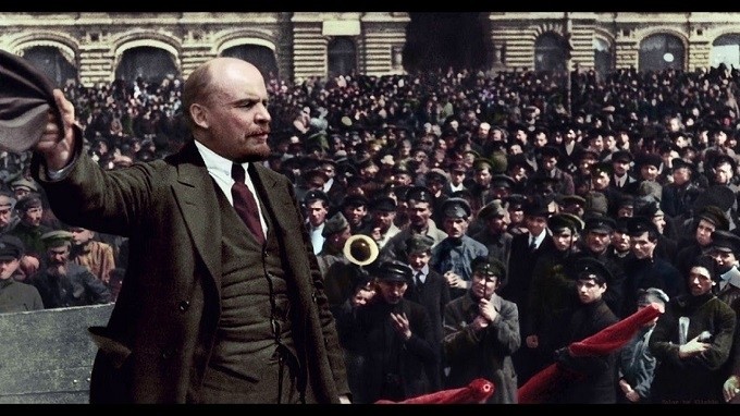 Vladimir Ilitch Lénine, le leader génial du prolétariat et des peuples opprimés.