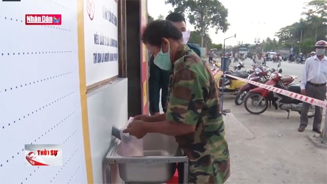 Covid-19 : mise en place des « ATM riz » pour les plus démunis au Vietnam