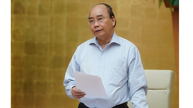 Le PM Nguyên Xuân Phuc prend la parole lors de la réunion en ligne de la Permanence du gouvernement sur le Covid-19, le 15 mai à Hanoi. Photo : VGP.