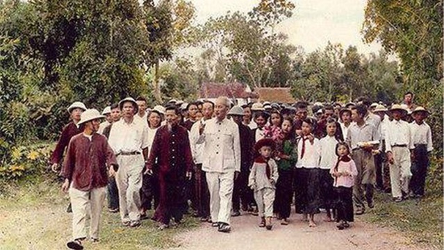 Le Président Hô Chi Minh fait briller la volonté du Vietnam. Photo d'archives : sggp.org.vn
