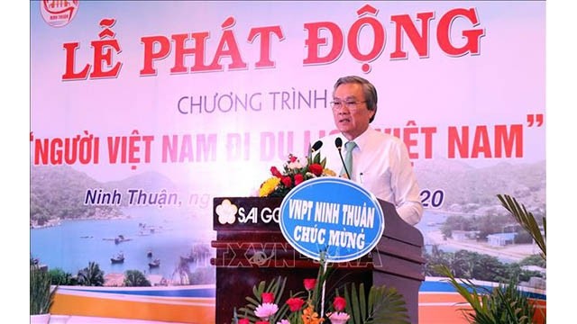 Le vice-président du Comité populaire de la province de Ninh Thuân, Lê Van Binh s'exprime lors de cérémonie de lancement. Photo : VNA.