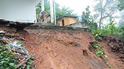 Les tremblements de terre causent des dommages à plusieurs infrastructures. Photo : LC.