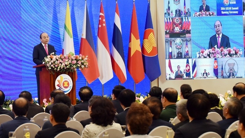Le PM vietnamien Nguyên Xuân Phuc prend sa parole lors de la cérémonie d’ouverture du 36e Sommet de l’ASEAN. Photo : NDEL.