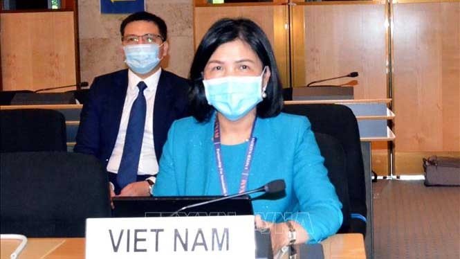 L'ambassadrice Lê Thi Tuyêt Mai, représentante permanente du Vietnam auprès de l'ONU, de l'Organisation mondiale du commerce et d'autres organisations internationales à Genève. Photo : VNA.