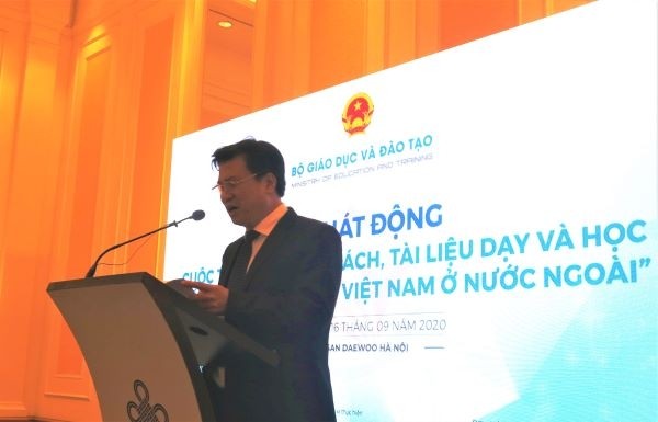 Le vice-ministre de l’Éducation et de la Formation, Nguyên Huu Dô, prend la parole lors de la cérémonie de lancement, le 16 septembre à Hanoï. Photo : Linh Hoàng/NDEL.