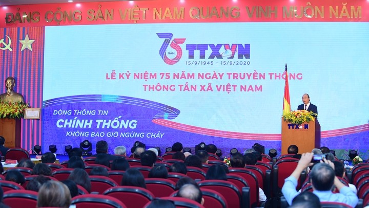 Le Premier ministre Nguyên Xuân Phuc prend la parole lors de l'événement. Photo : Trân Hai/NDEL.