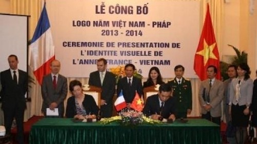 La cérémonie de présentation de l'identité visuelle de l'année France - Vietnam. Photo : NHAN DAN