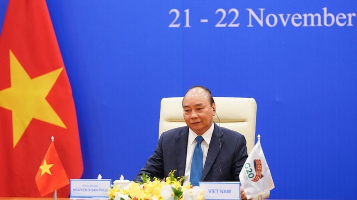 Le Premier ministre Nguyên Xuân Phuc lors du Sommet virtuel du G20. Photo : VGP.