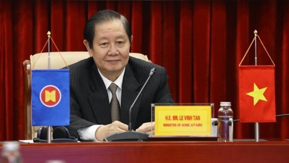 Le ministre vietnamien de l’Intérieur, Lê Vinh Tân, lors de l’événement. Photo : VNA.