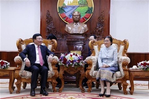 Le Vice-PM Pham Binh Minh rencontre les dirigeants du Laos