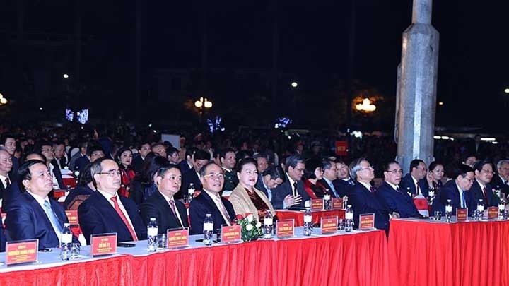 La Présidente de l'AN vietnamienne assiste à la cérémonie célébrant les 990 ans de la dénomination Nghê An. Photo : VNA.