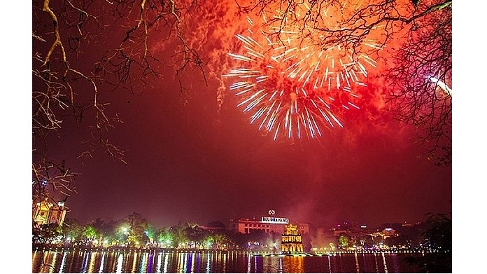 Les feux d’artifice auront lieu au lac Hoàn Kiêm. Photo : cand.com.vn