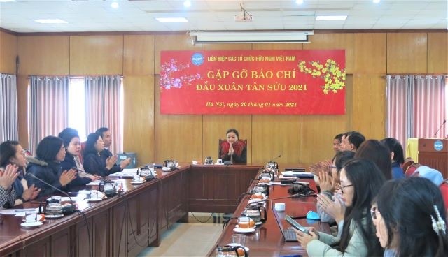 Une rencontre de presse organisée par l’Union des organisations d’amitié du Vietnam, le 20 janvier à Hanoï. Photo : Linh Vi/NDEL.
