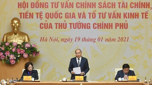 Le Premier ministre Nguyên Xuân Phuc prend la parole lors de la réunion. Photo : VGP.